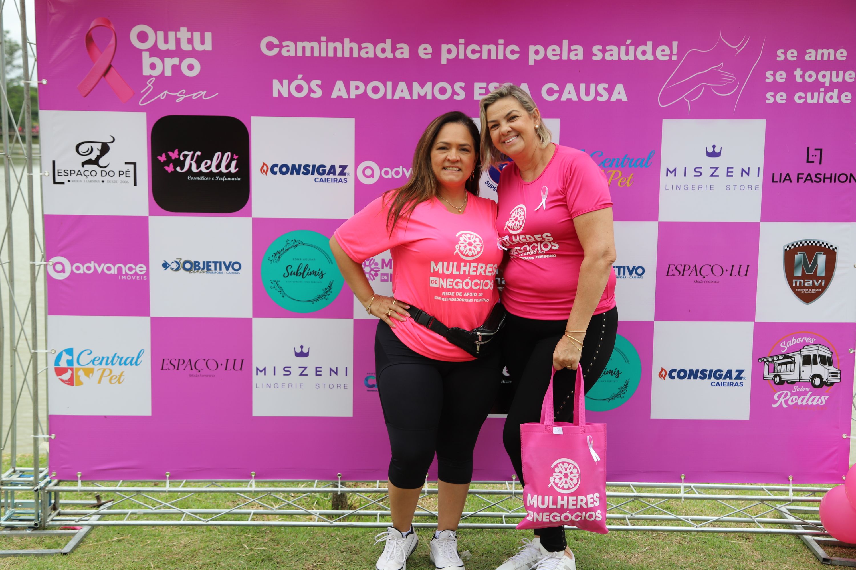 Momento da Caminhada Outubro Rosa de 2024 — foto 4 de 21