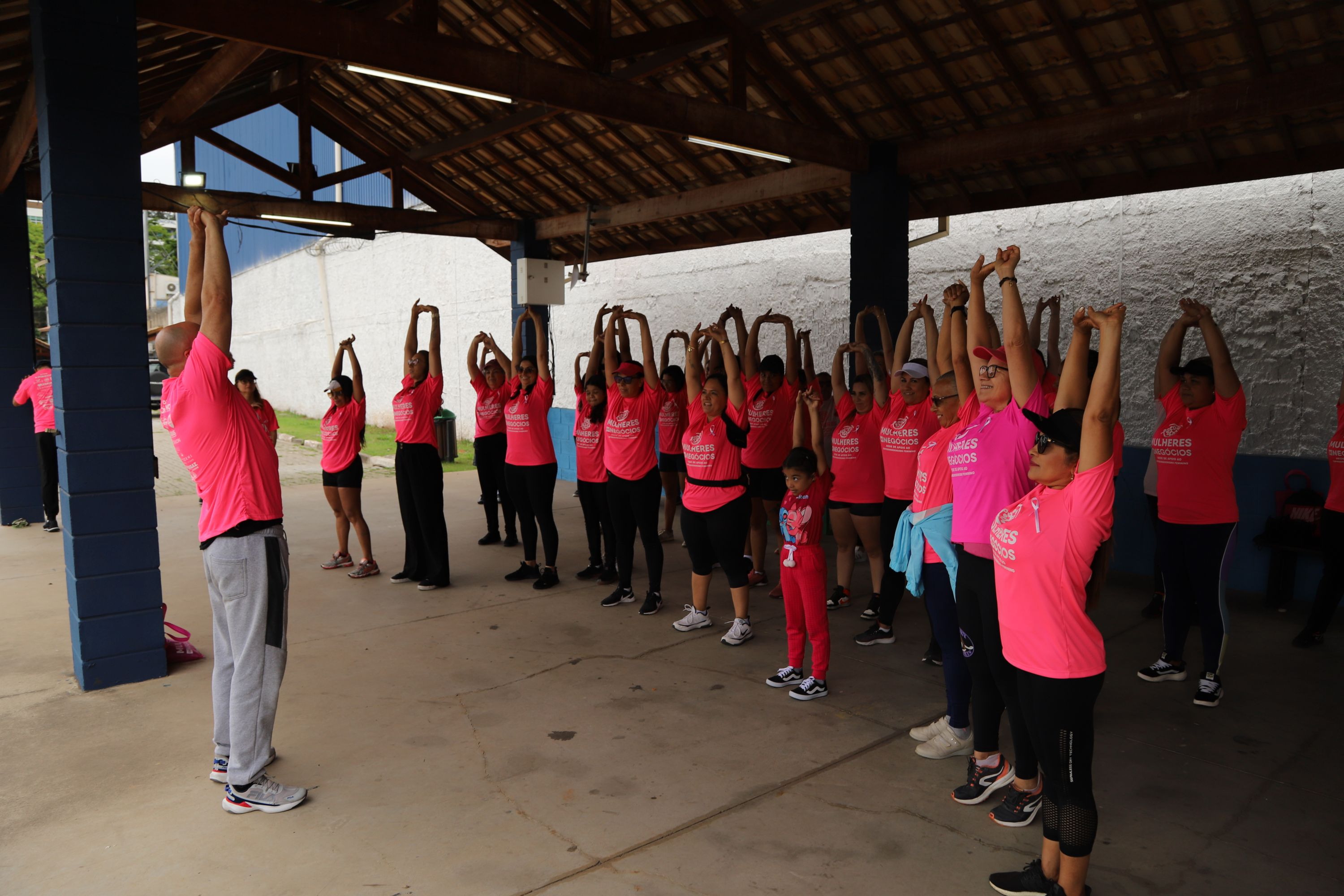 Momento da Caminhada Outubro Rosa de 2024 — foto 10 de 21
