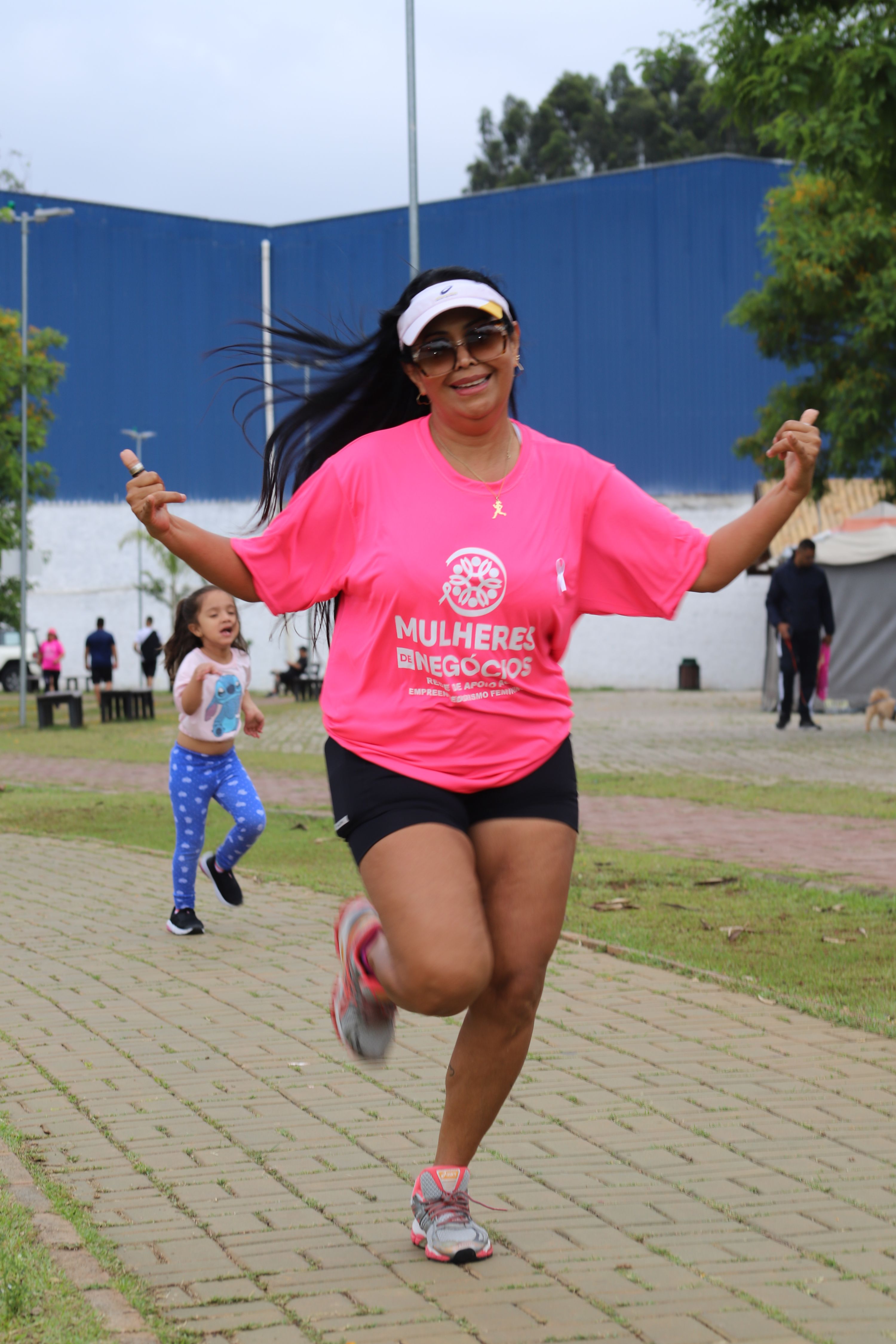Momento da Caminhada Outubro Rosa de 2024 — foto 16 de 21