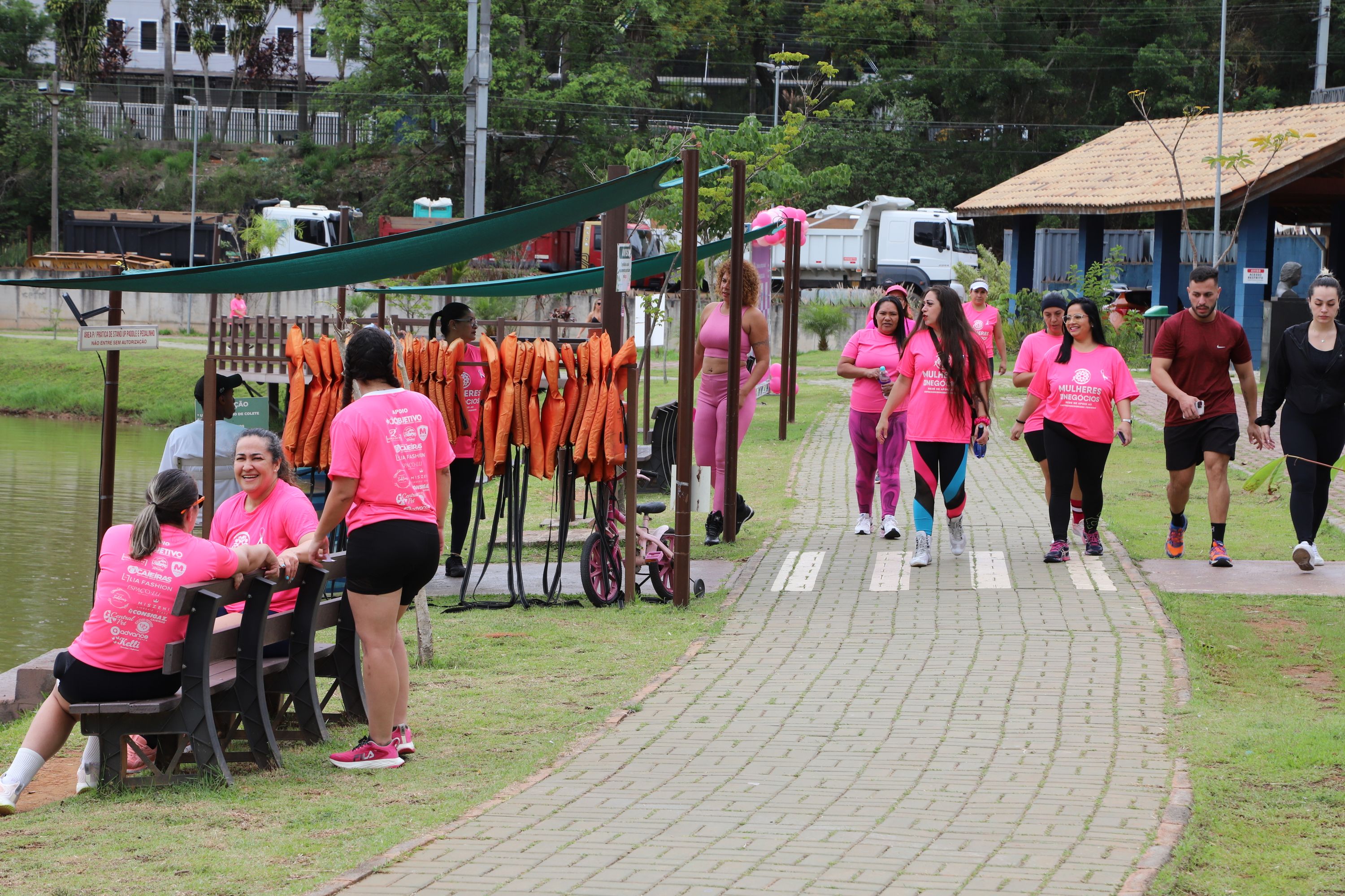Momento da Caminhada Outubro Rosa de 2024 — foto 19 de 21